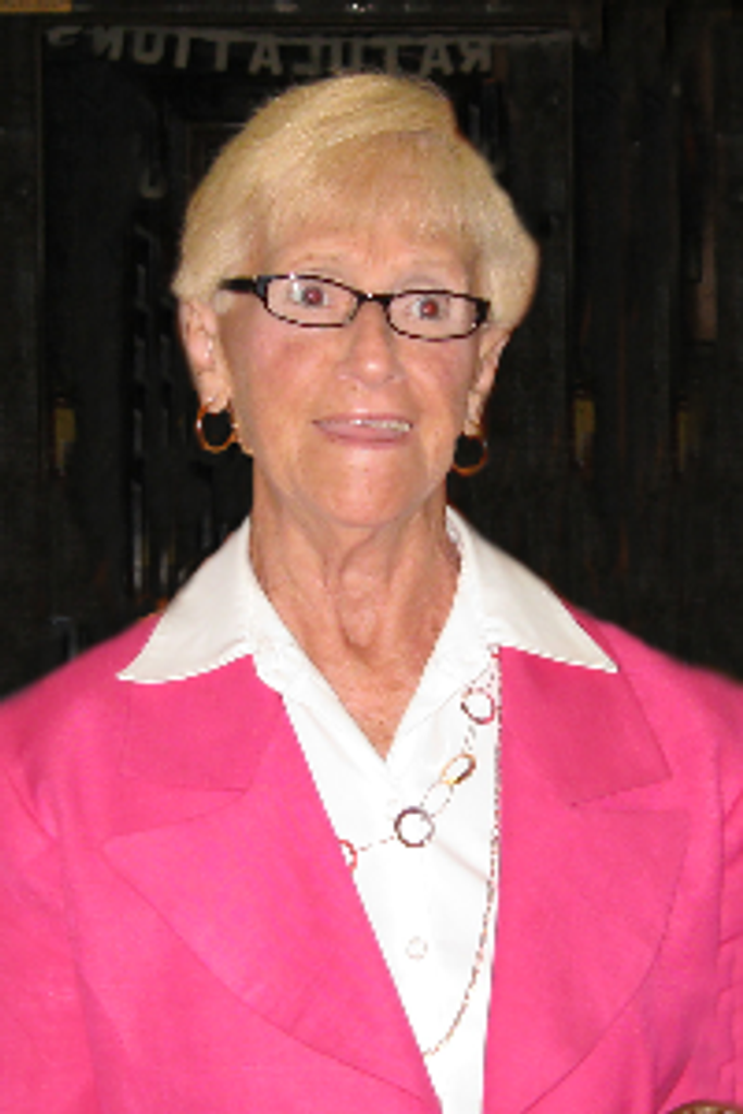 Ellen (Oliver) Santos