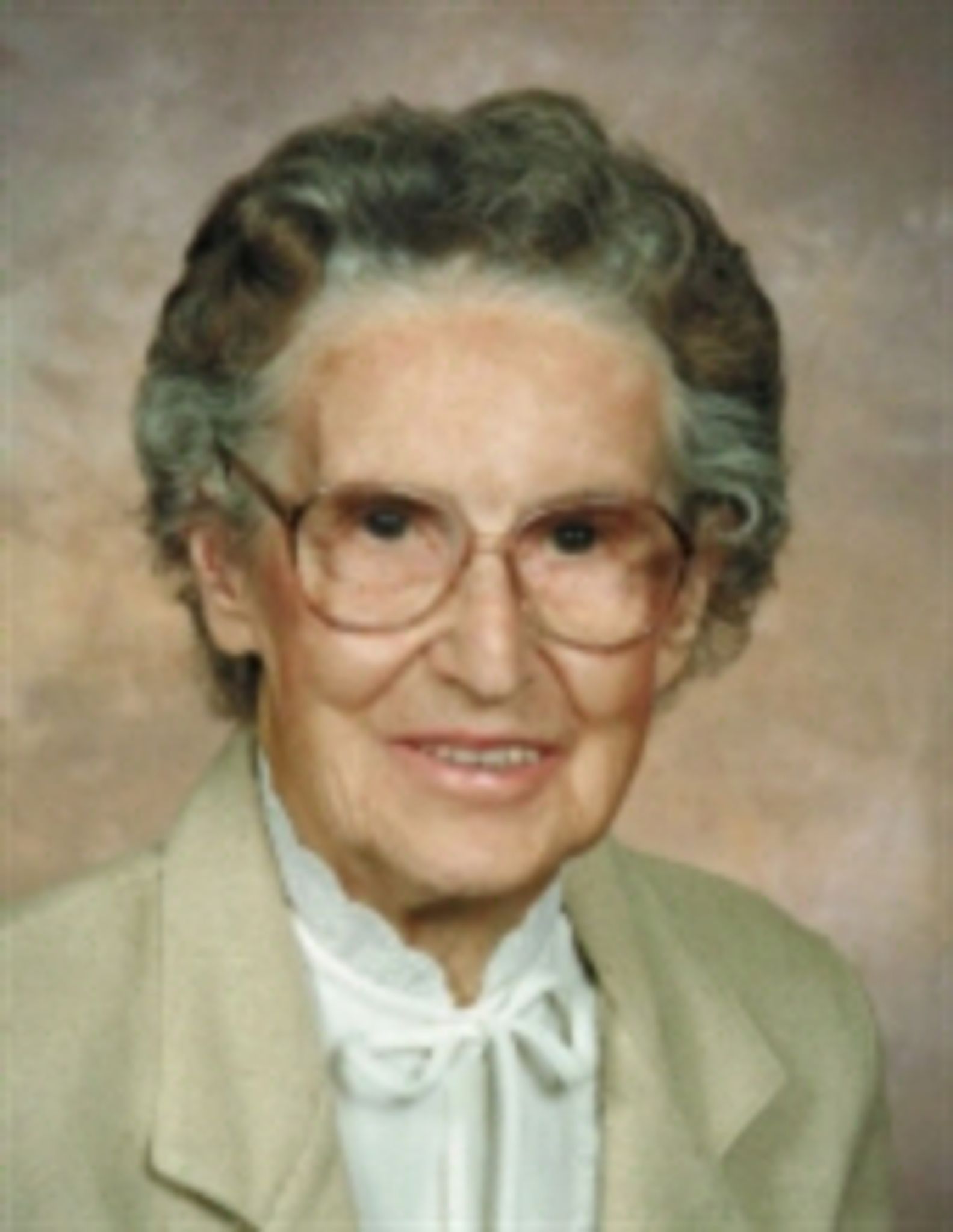 Evelyn Mae Foat photo gallery image 1 of 2