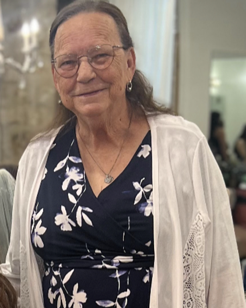 Vicki Carlile Profile Photo