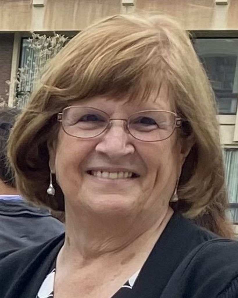 Sandra Lee Lutz Profile Photo