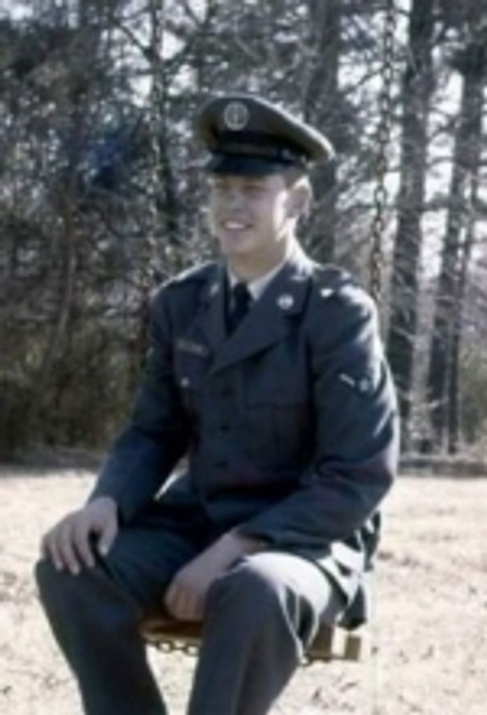 Carl James Holcombe, Jr. Profile Photo