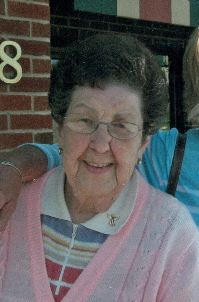 Louise Davis Profile Photo