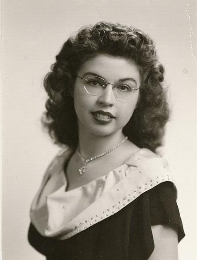 Carol J Laucomer Profile Photo