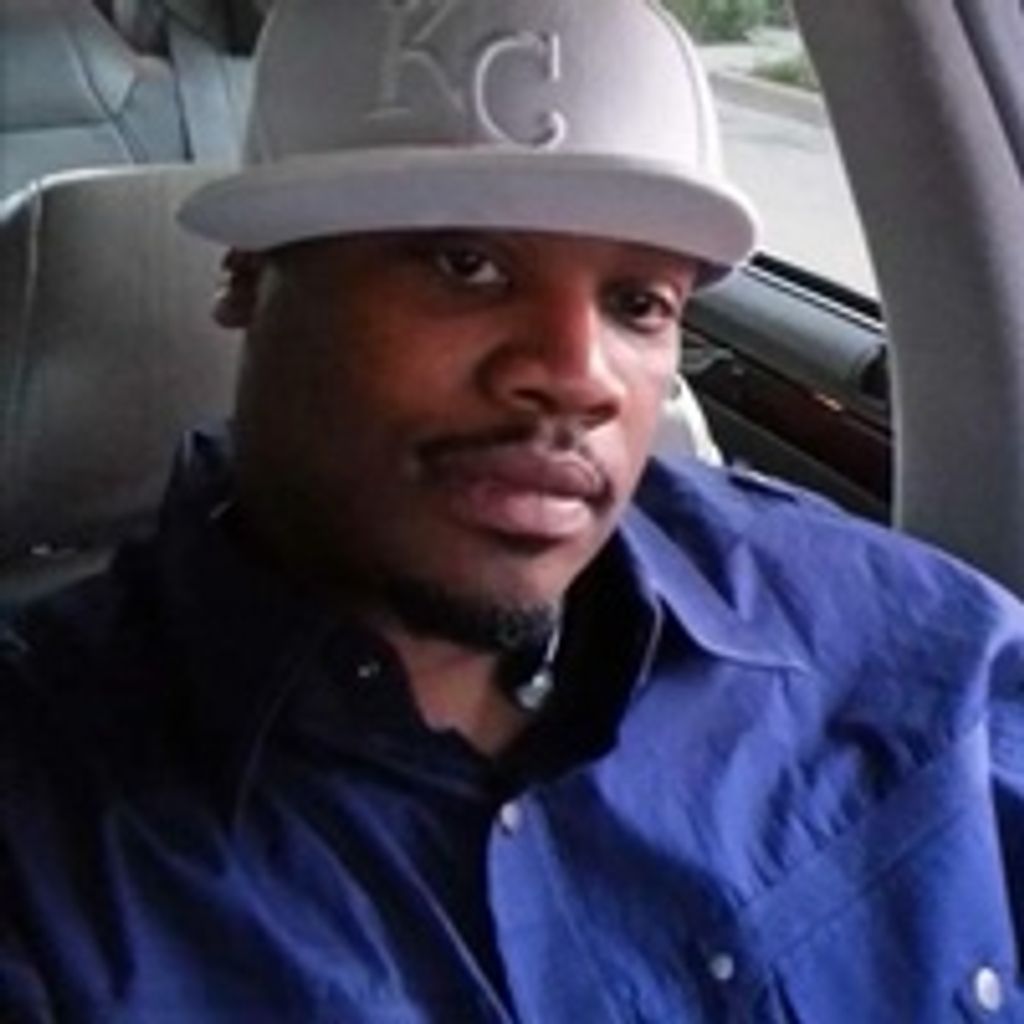 Anthony  Deyond Jones