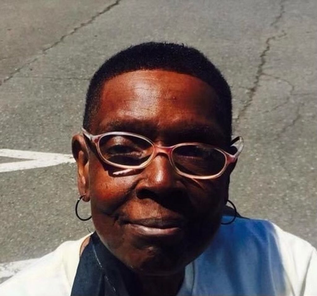 Verna Lee Simmons Profile Photo