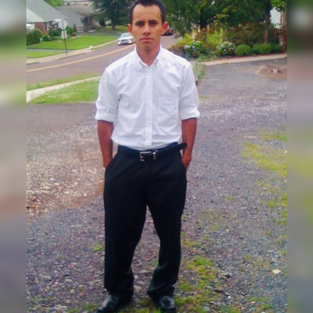 Carlos R. Estrada De Leon