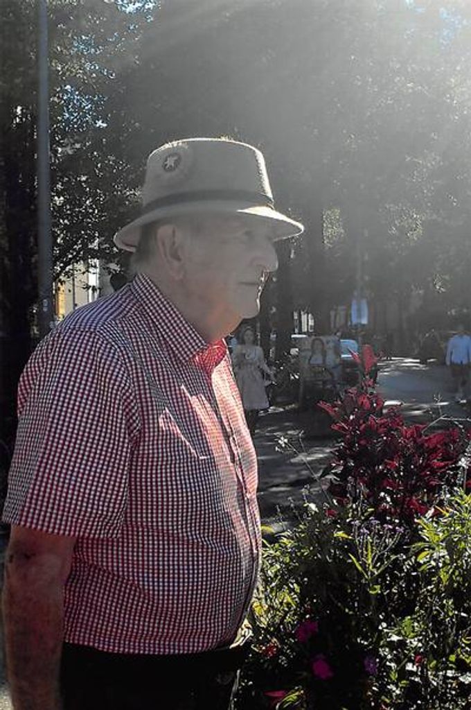 Dick Reynolds Henderson