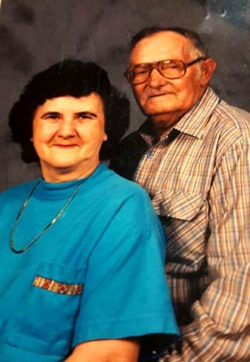 Linda Gail Borden Mcgee photo gallery thumbnail 6 of 74
