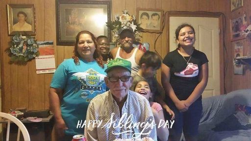 Armando Hinojosa photo gallery thumbnail 34 of 47