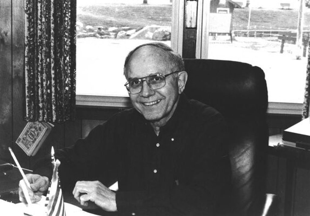 Robert "Bob" Daniel Hall
