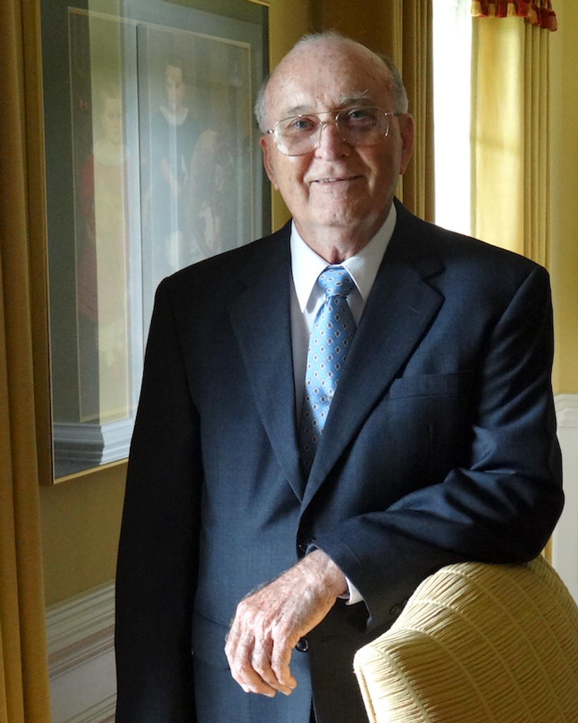 Dr. Bob R. Agee