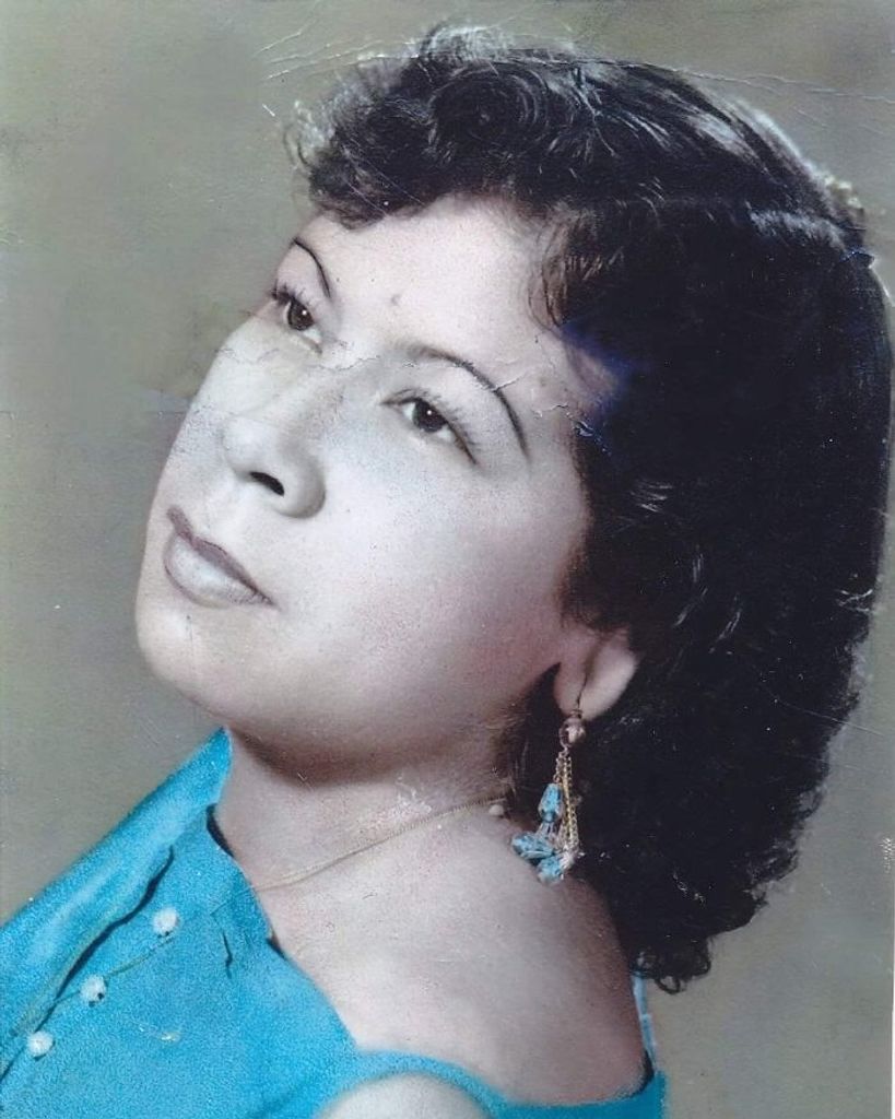 Sabina R. Saldaña