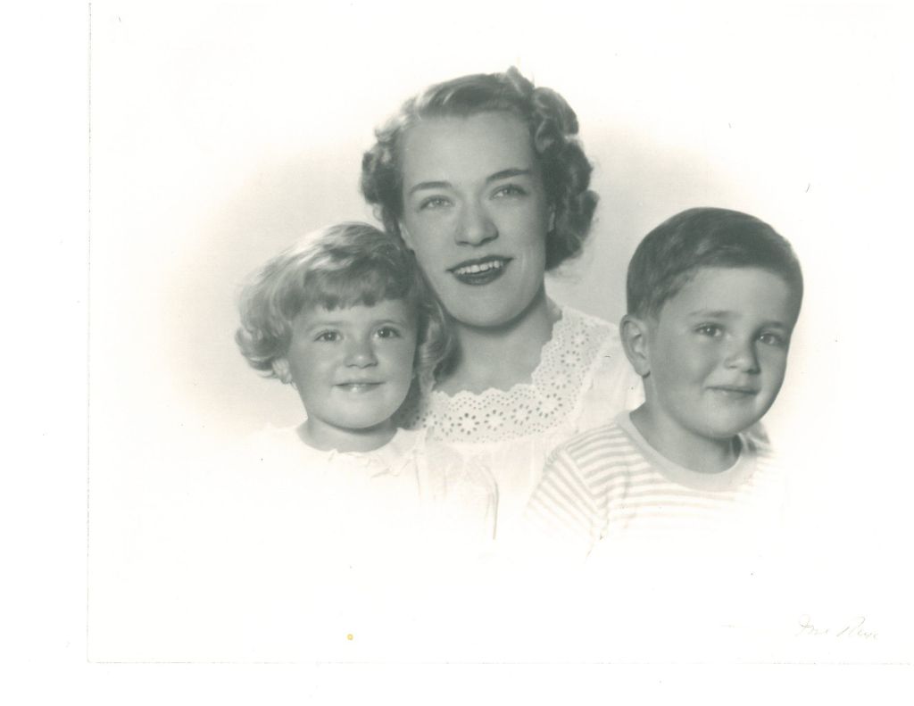 Diana  Phipps Braden