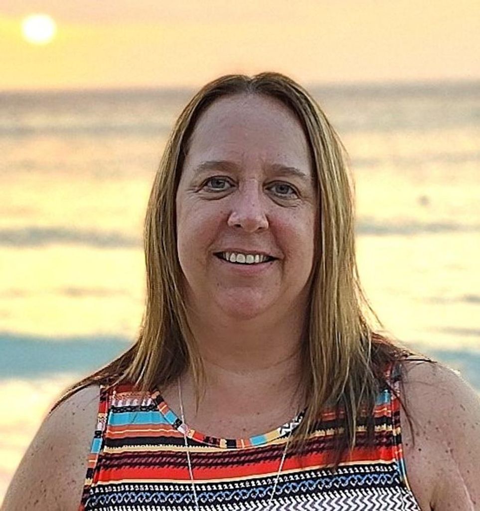 Julie Renee Hetland Profile Photo