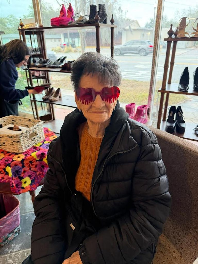 Santa Oneida Lopez Profile Photo