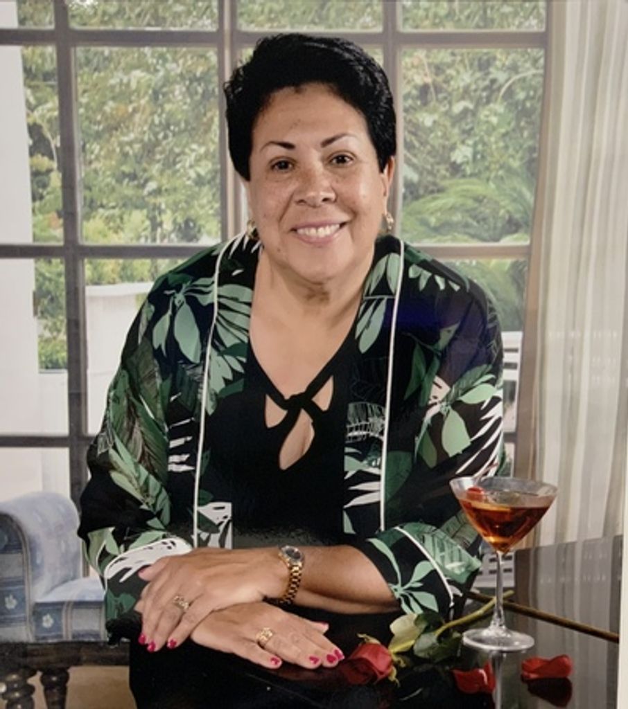 Iris Lozada Profile Photo