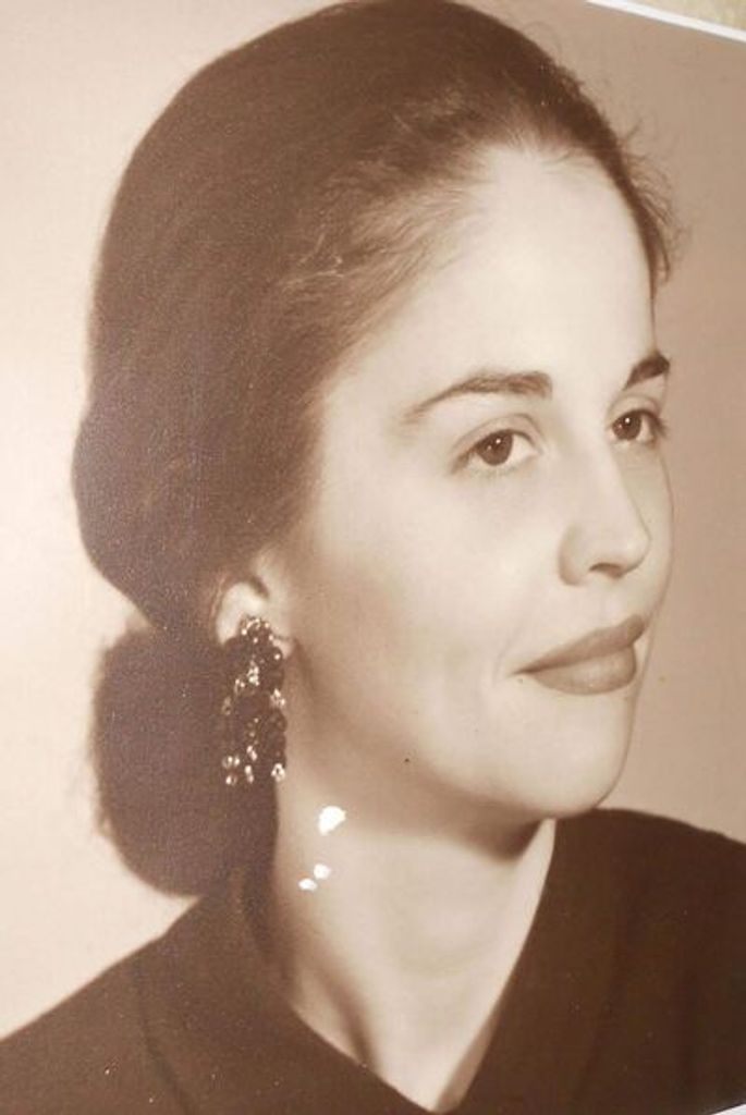 Elaine Ward Thomas Profile Photo
