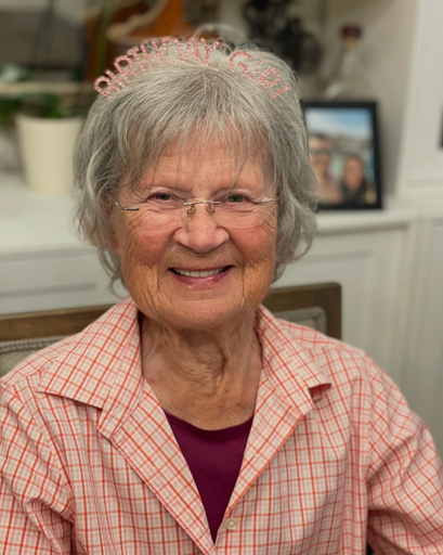 Helen Knuuti's obituary image