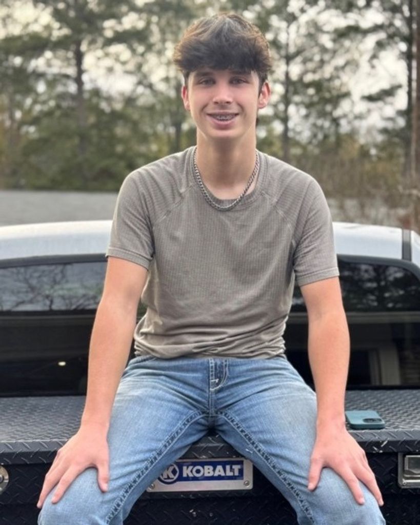 Noah Lee Lambert Profile Photo