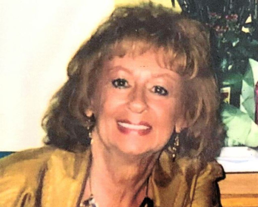 Suzanne Rose Lutz Profile Photo