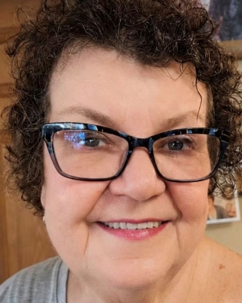 Vikki Lynn Comer Profile Photo