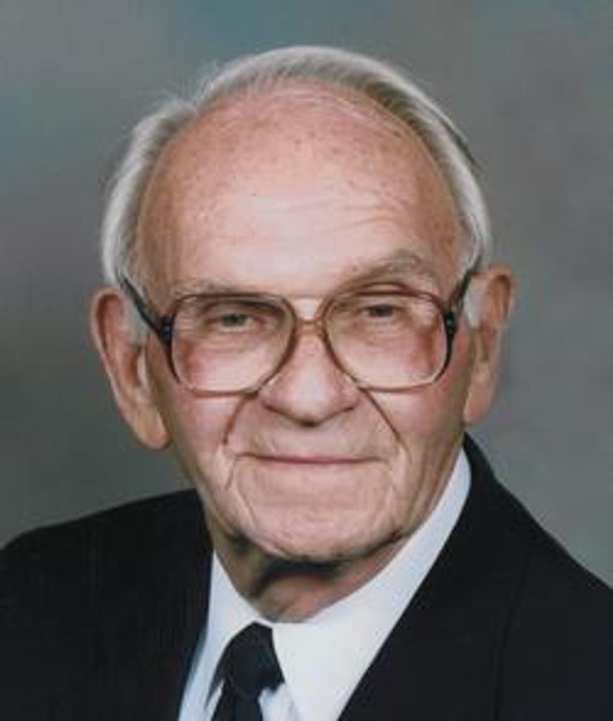 Harry D Dahlstrom