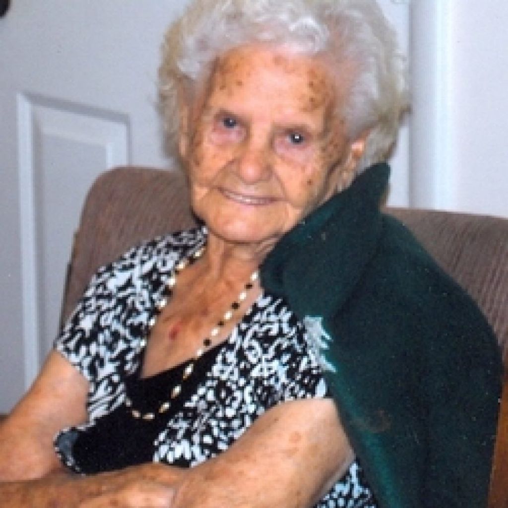 Essie   Lambert