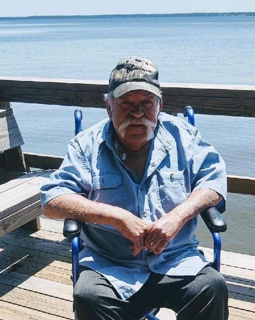 Johnny Lee Brennan Profile Photo