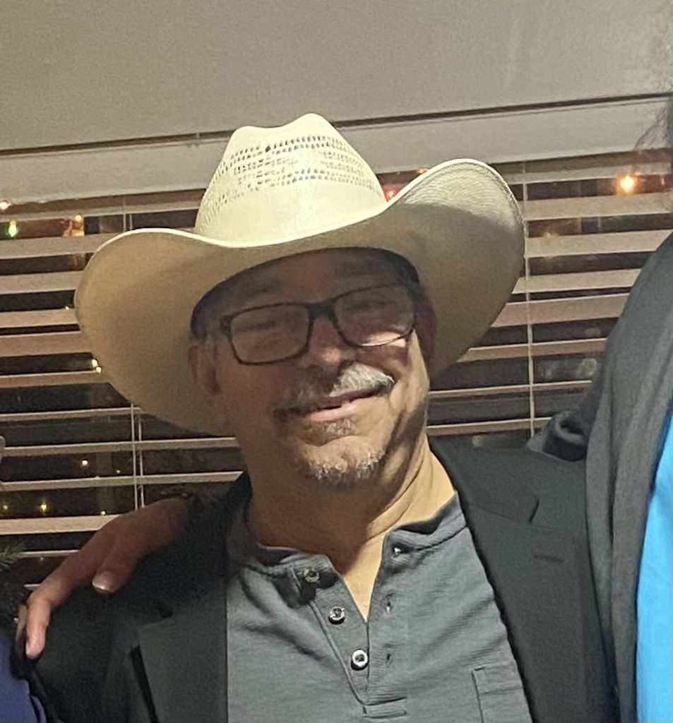 Lewis Molina Profile Photo