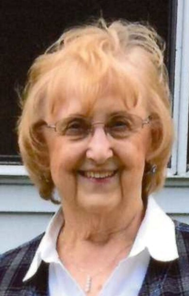 Esther Laszinski Profile Photo