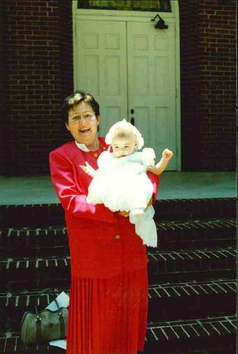 Laura Setliff photo gallery thumbnail 10 of 25