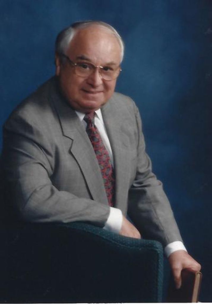 Bruce   Aug, Jr. Profile Photo