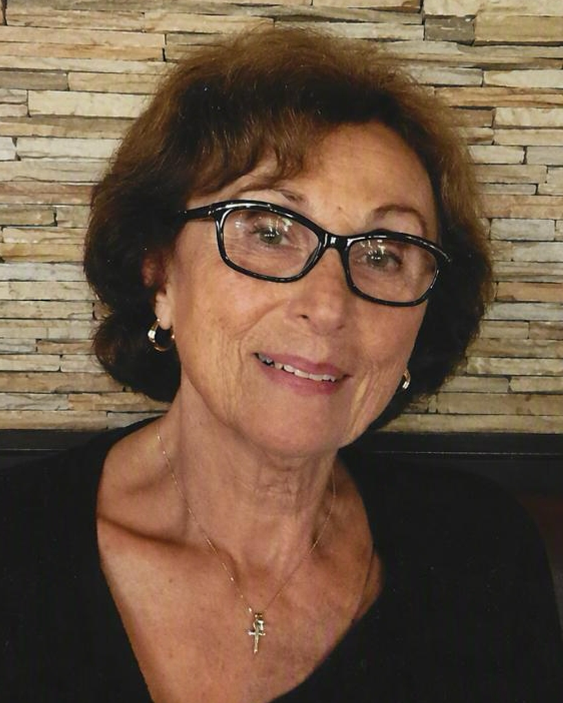 Georgia (Economou) Carignan Profile Photo