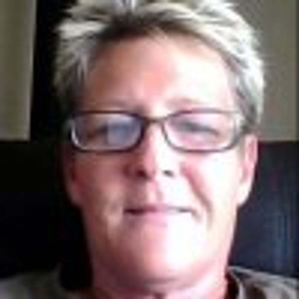 Leslie  Yvette Prahm