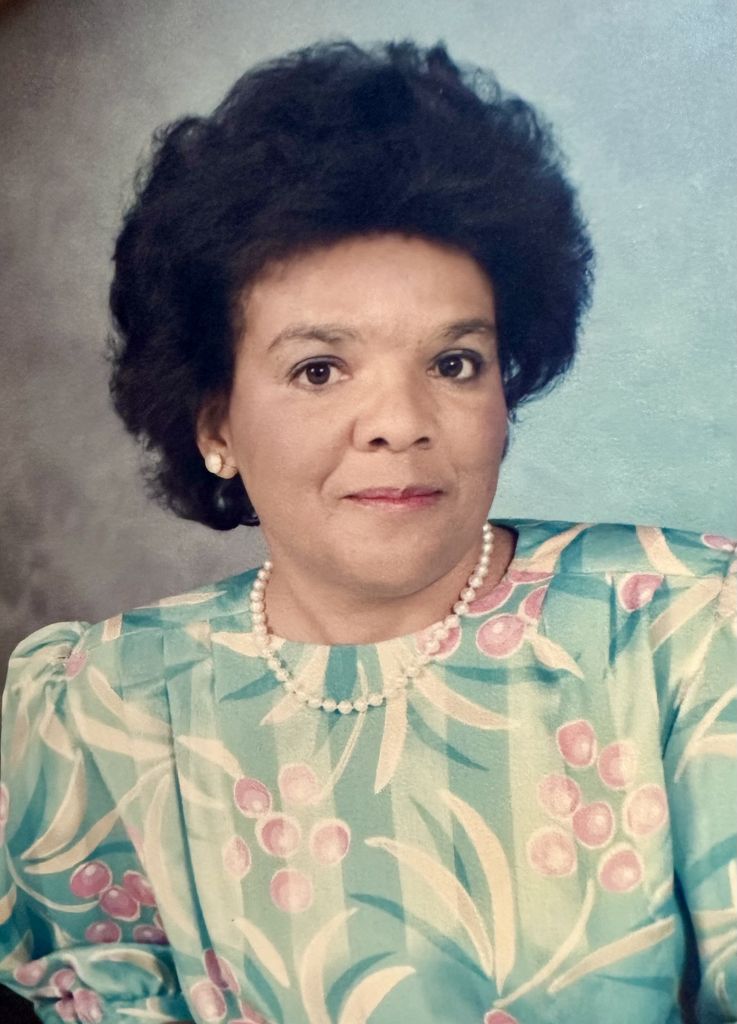 Sandra Elnois Ruff Tucker