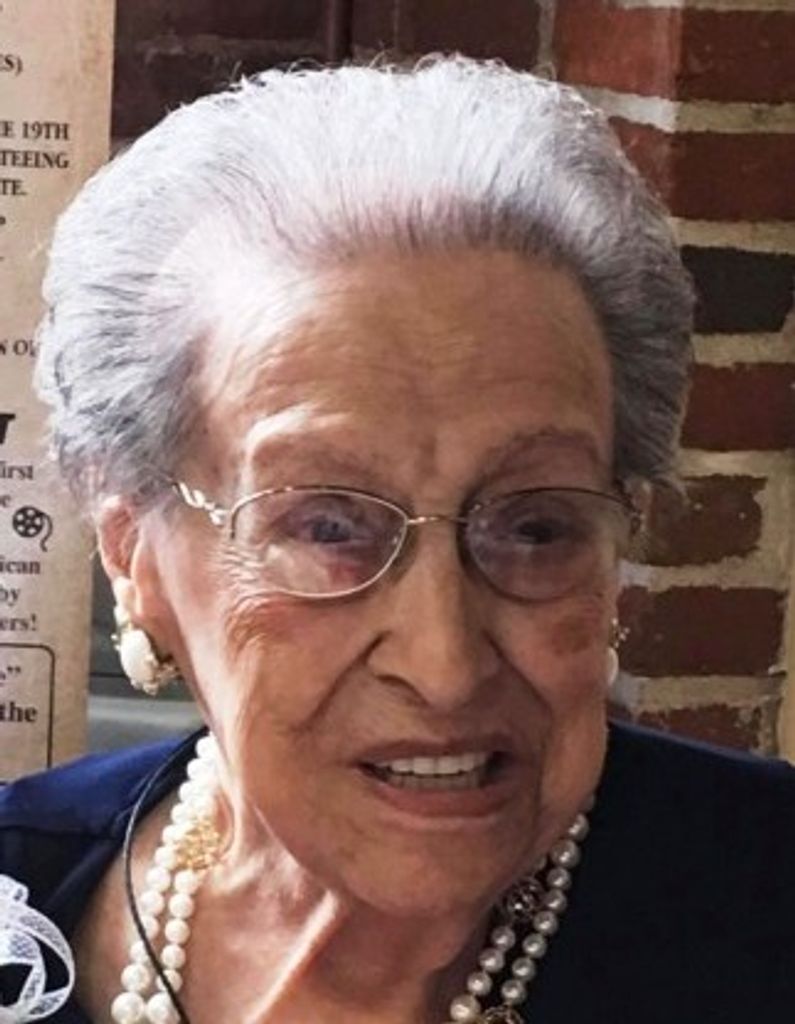 Sara F. (Pettinato)  Chenault