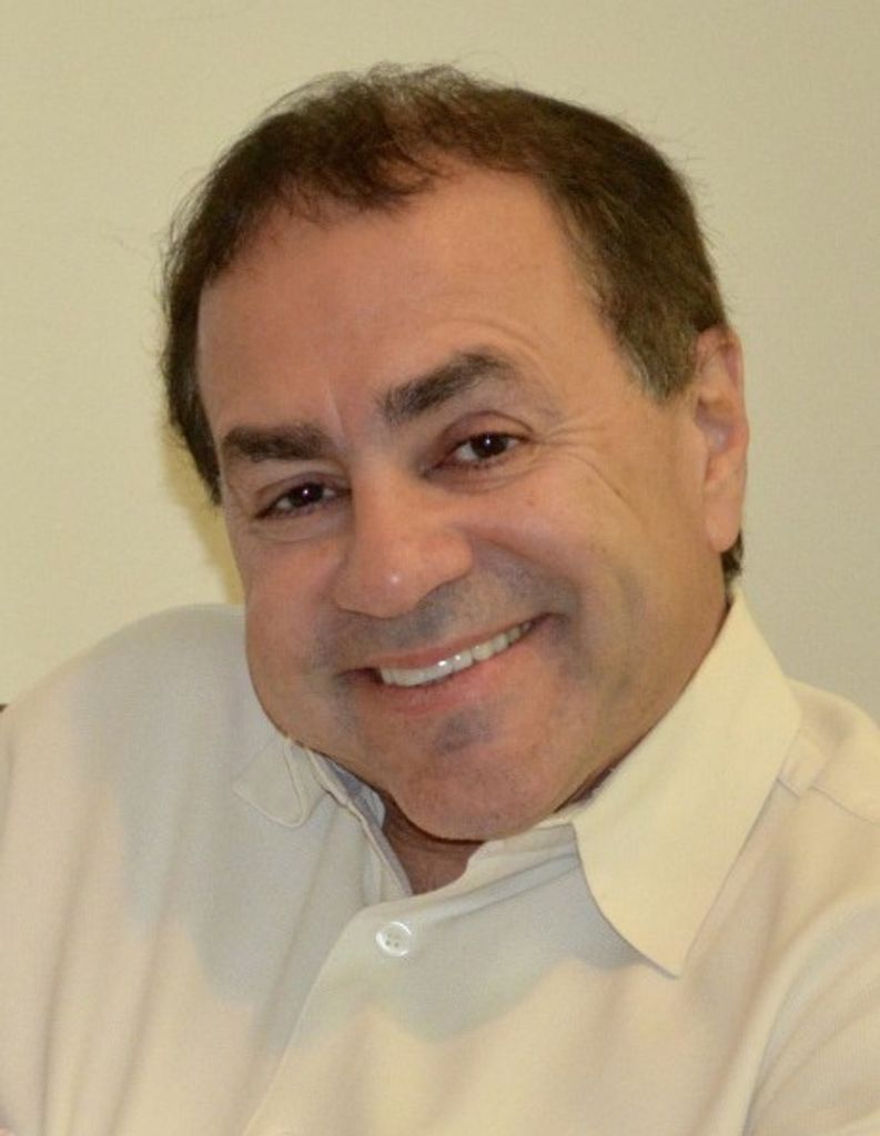 Dr. Manuel Vega