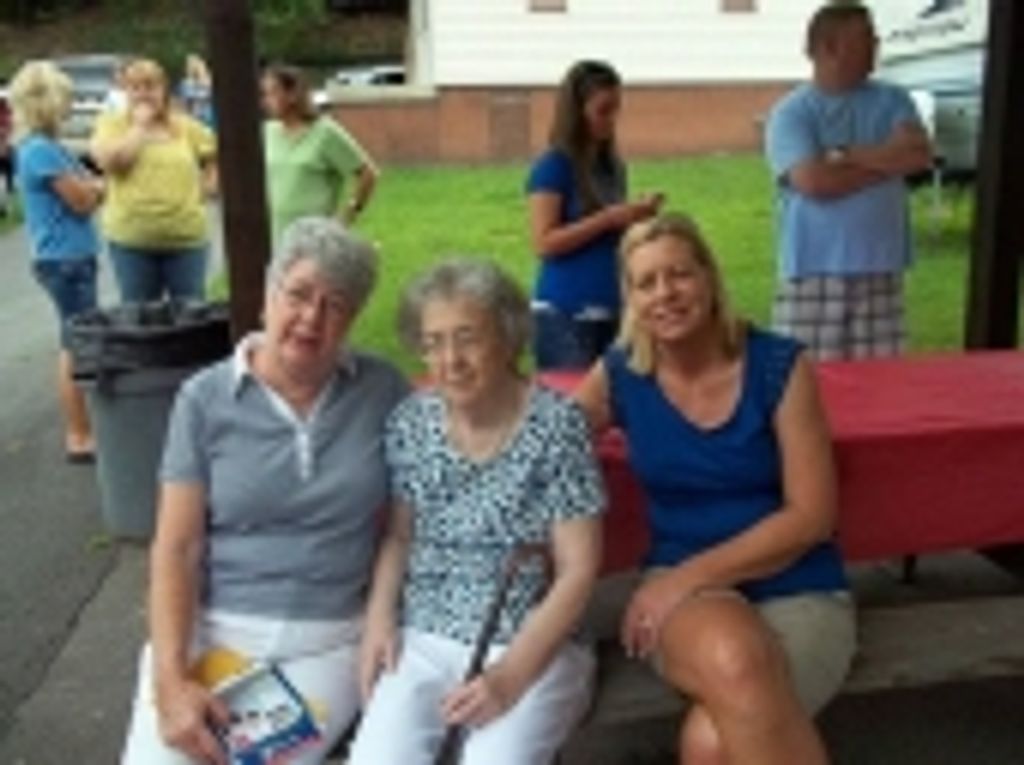 Evelyn Carnes Warren