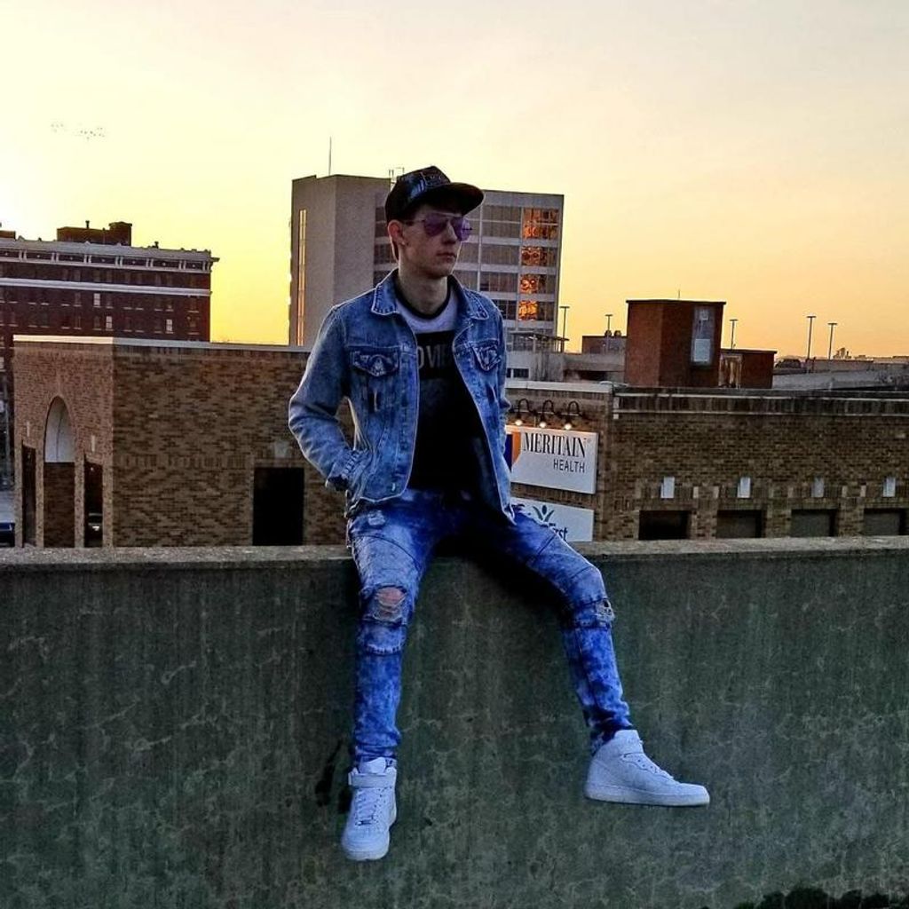 Dylan Ray Johnson Profile Photo