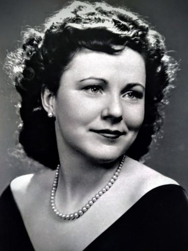Eleanor Bruce photo gallery thumbnail 86 of 107