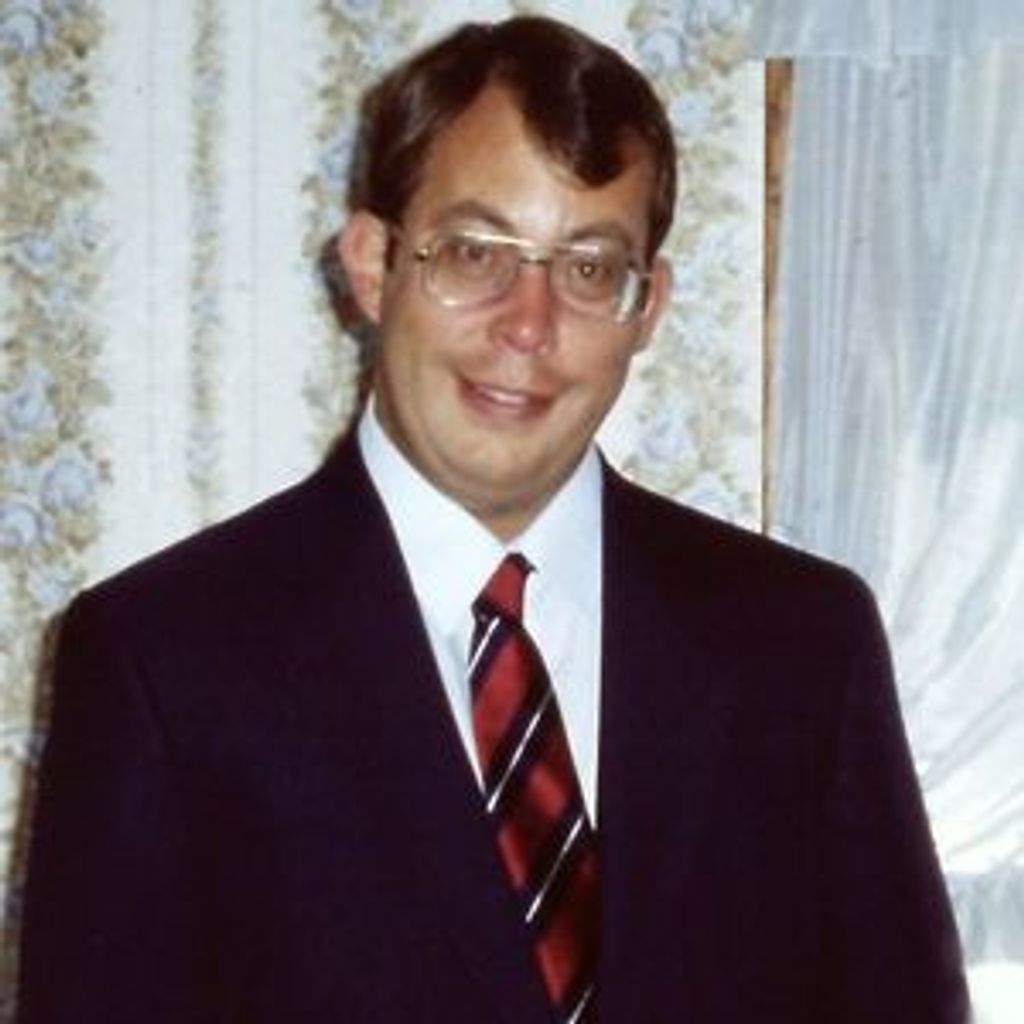 Thomas Robbins Profile Photo