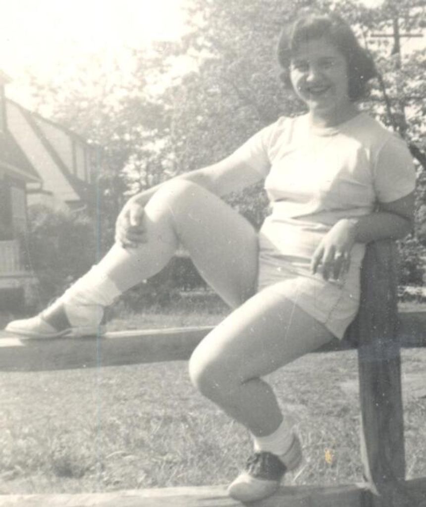 Ferne Gloria (Brown)  Weintraub Profile Photo