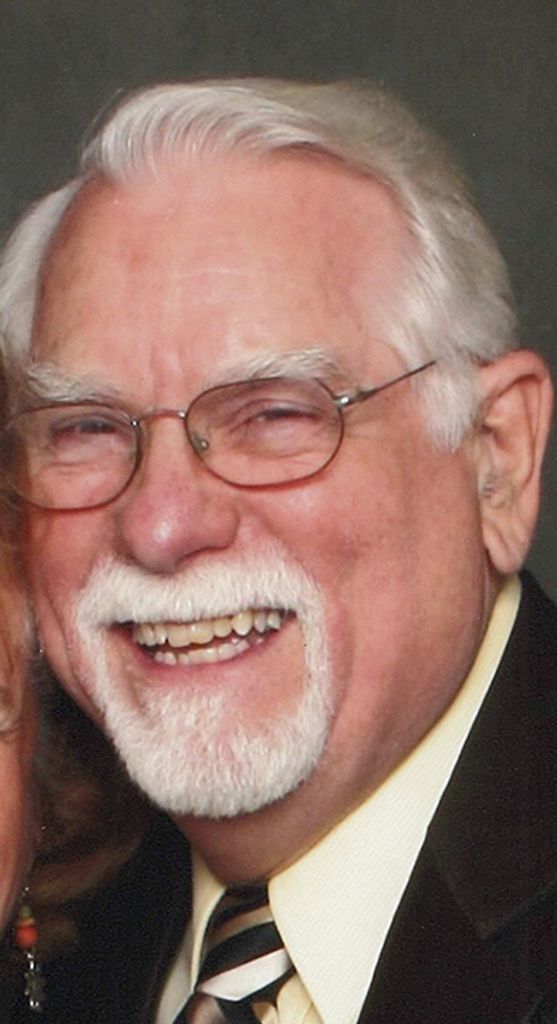 Lowell E. Thomas Profile Photo