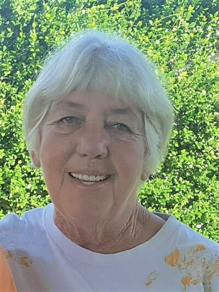 Stella Cruce Profile Photo