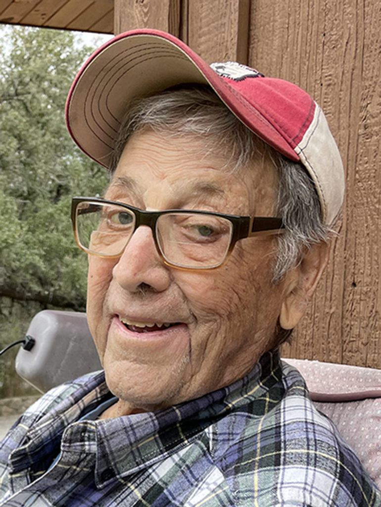 Myron Hewitt Center, Jr.