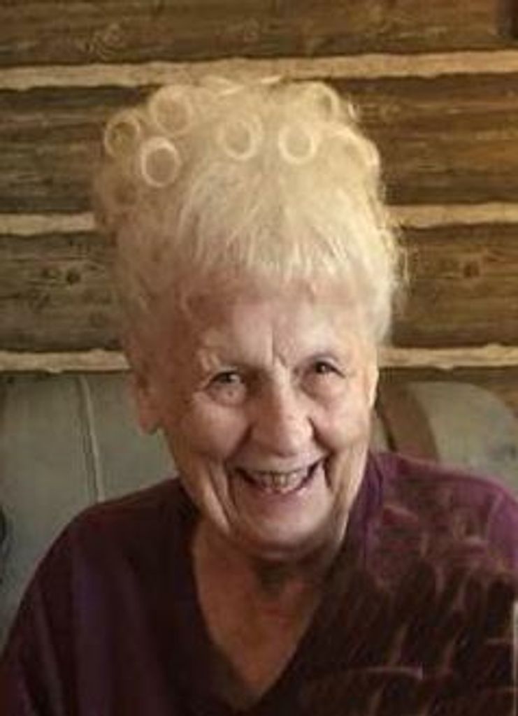 Mavis Corrine (Leas)  Moll