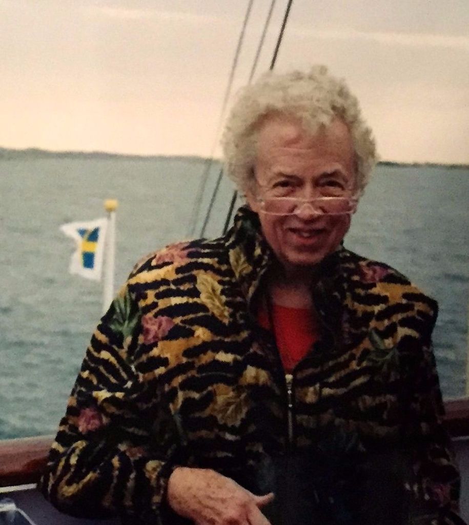 Vivian Saxton