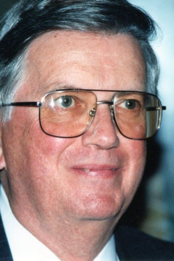 Stuart Marvin Robertson Profile Photo