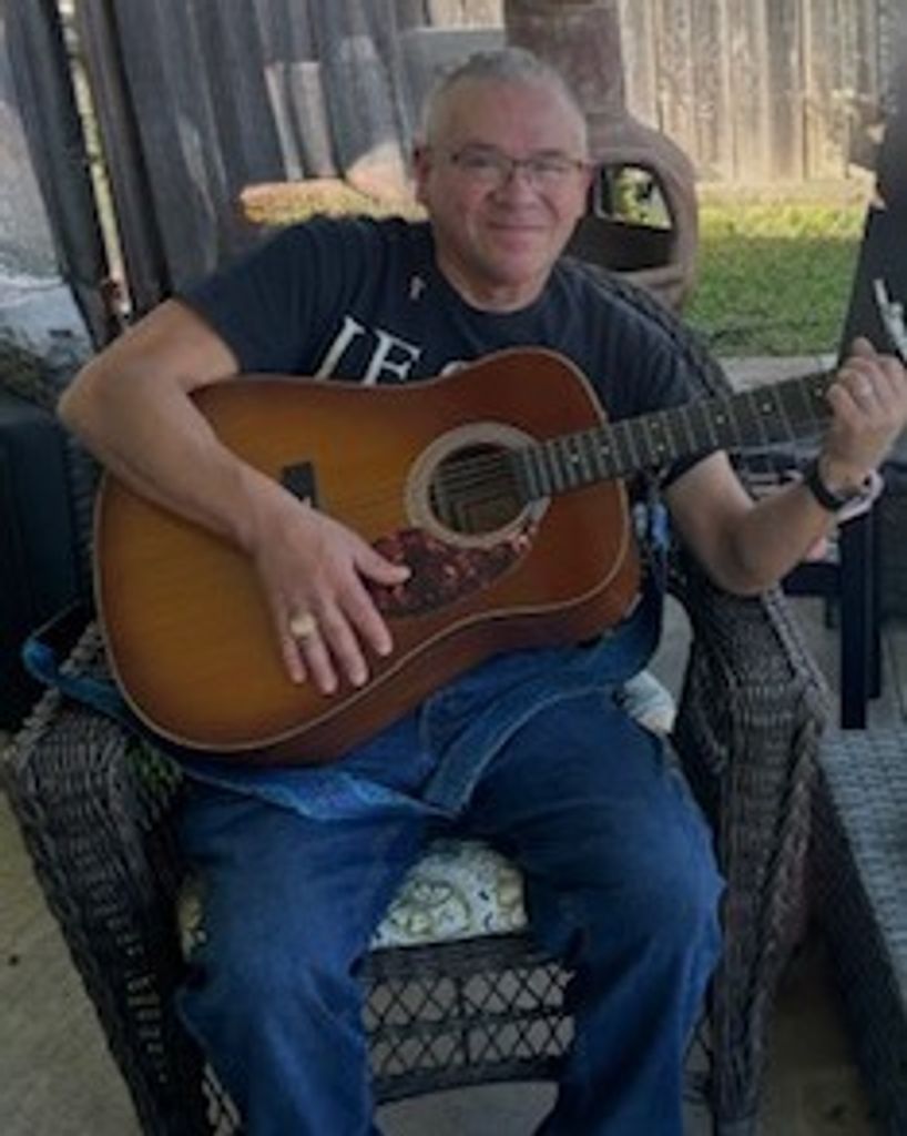 Larry Thomas Garza Profile Photo