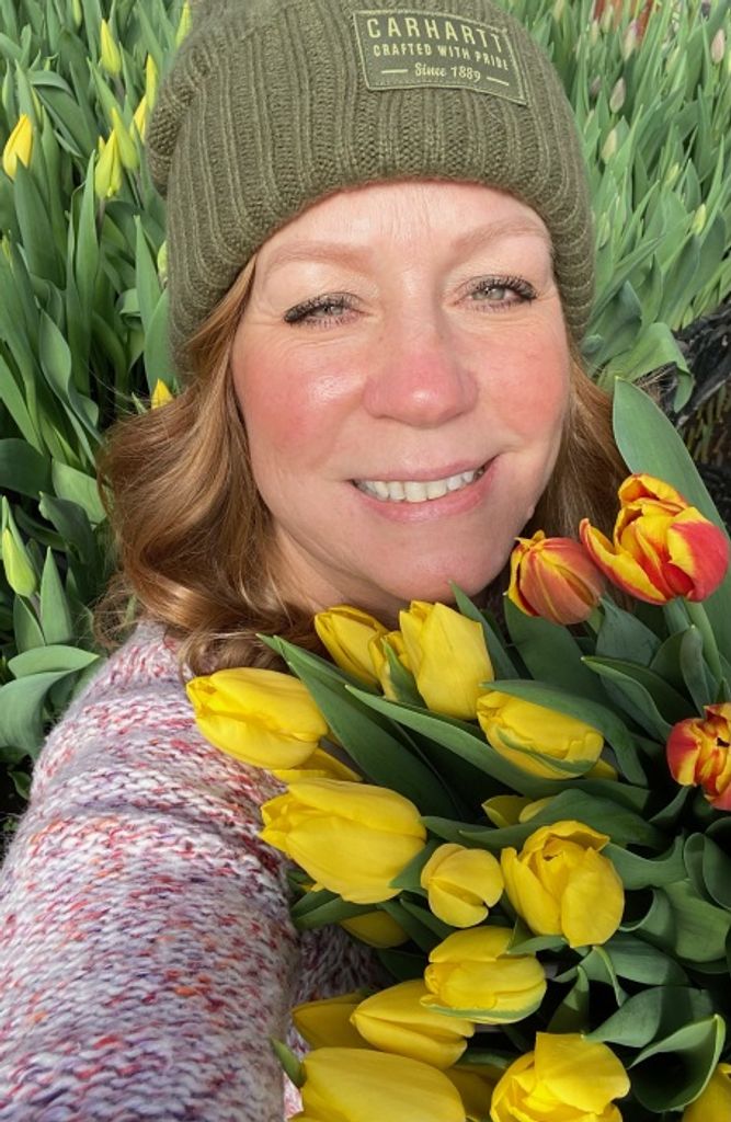 Victoria "Vicki" Ann (Carter)  Huth